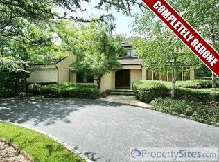 21 The Grasslands, Woodbury, NY 11797