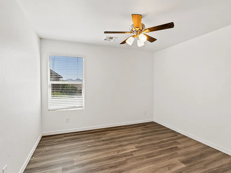 21044 E Cherrywood Dr — Photo 9