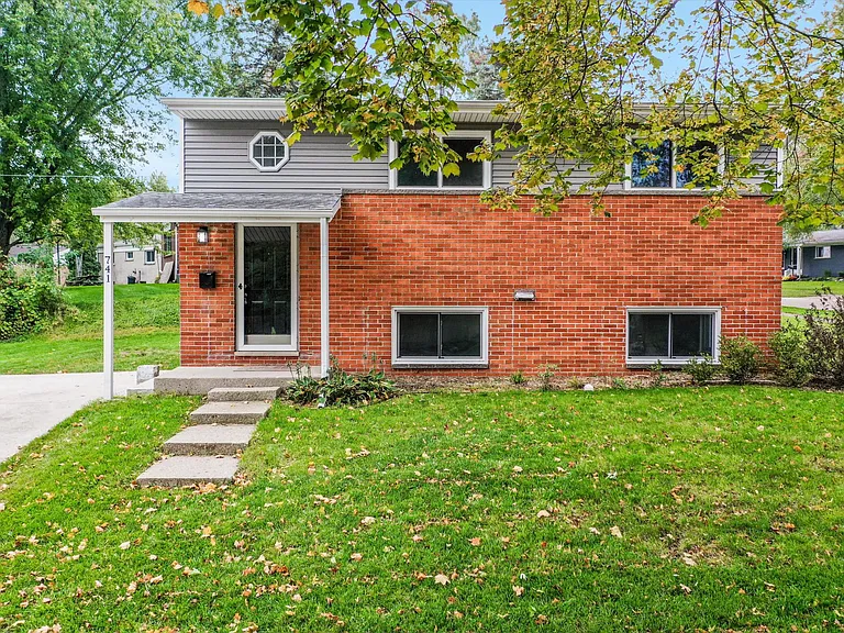 741 Panorama Dr — Photo 18