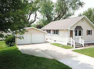 4530 NE 34th Ct, Des Moines, IA 50317