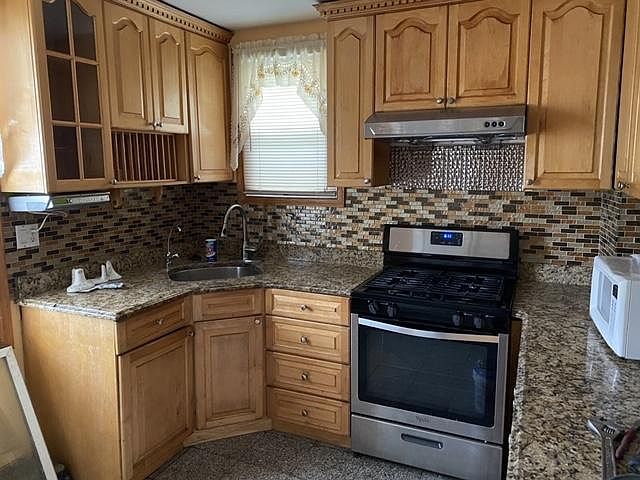 1st image of 13355 116th St