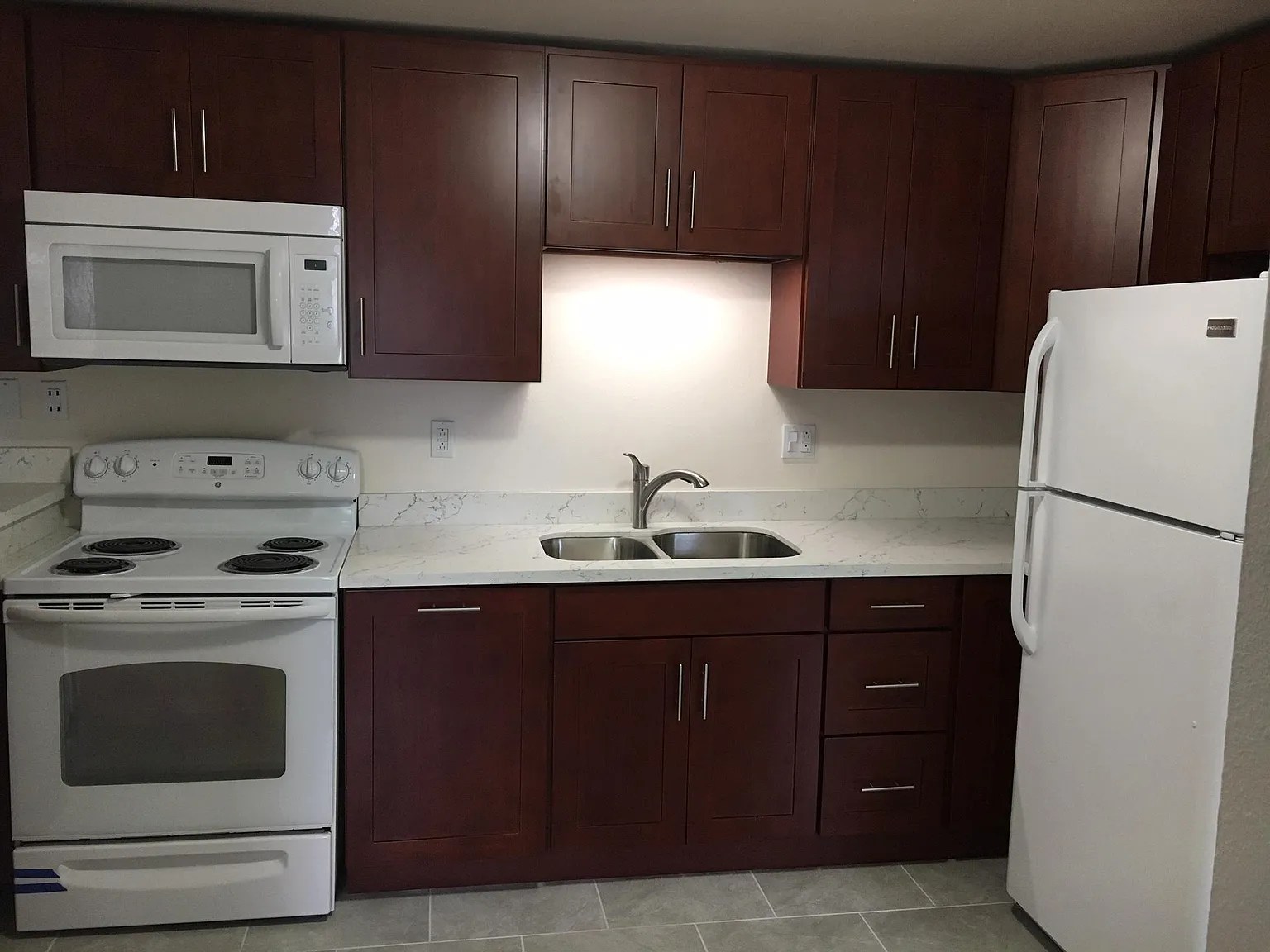 2 bed, 925 sqft, $1,275 — Photo 2