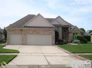 34348 Country Meadow Rd, Chesterfield, MI 48047