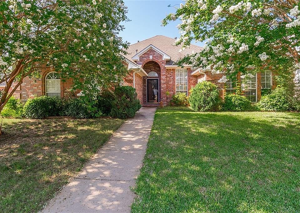 1st image of 2310 Glenmoor Dr