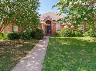 2310 Glenmoor Dr, Arlington, TX 76001