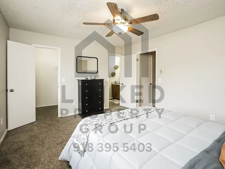 Kimberly Apartments — Photo 14