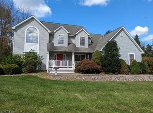 4 Tallyho Ln, Newton, NJ 07860