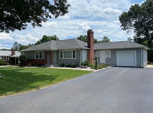 31 Fairway Dr, Ludlow, MA 01056