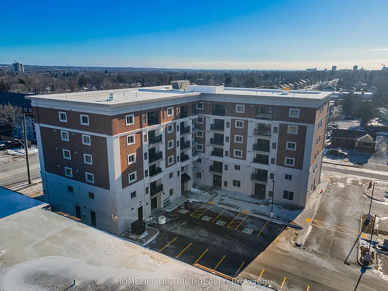 976 Simcoe St N #202 — Photo 1