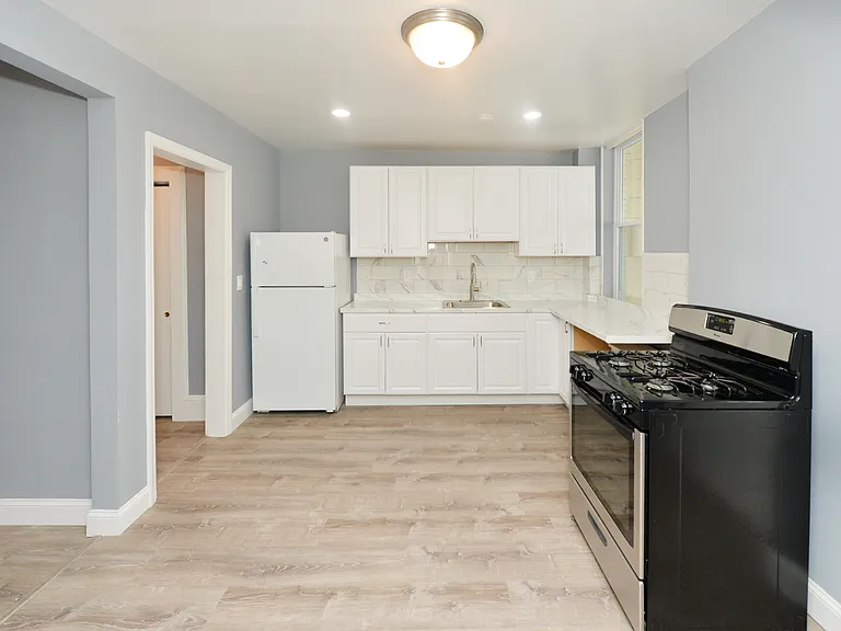 22 Prospect St #3 — Photo 11
