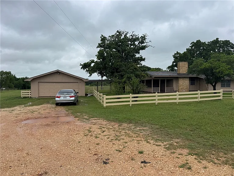 1063 Bowman Ln — Photo 18