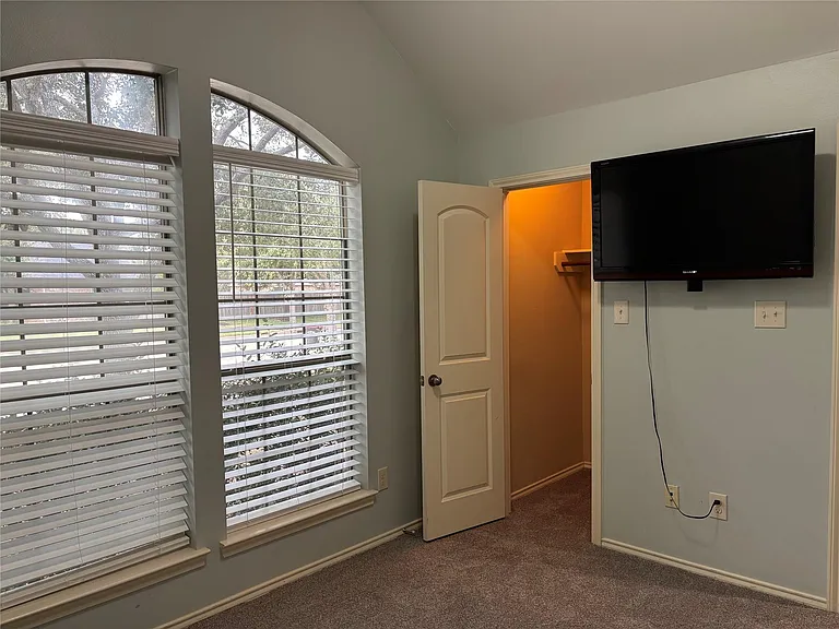10902 Brighton Gardens Dr — Photo 21