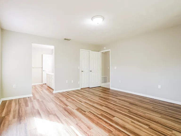 1819 E Glancy Dr — Photo 7