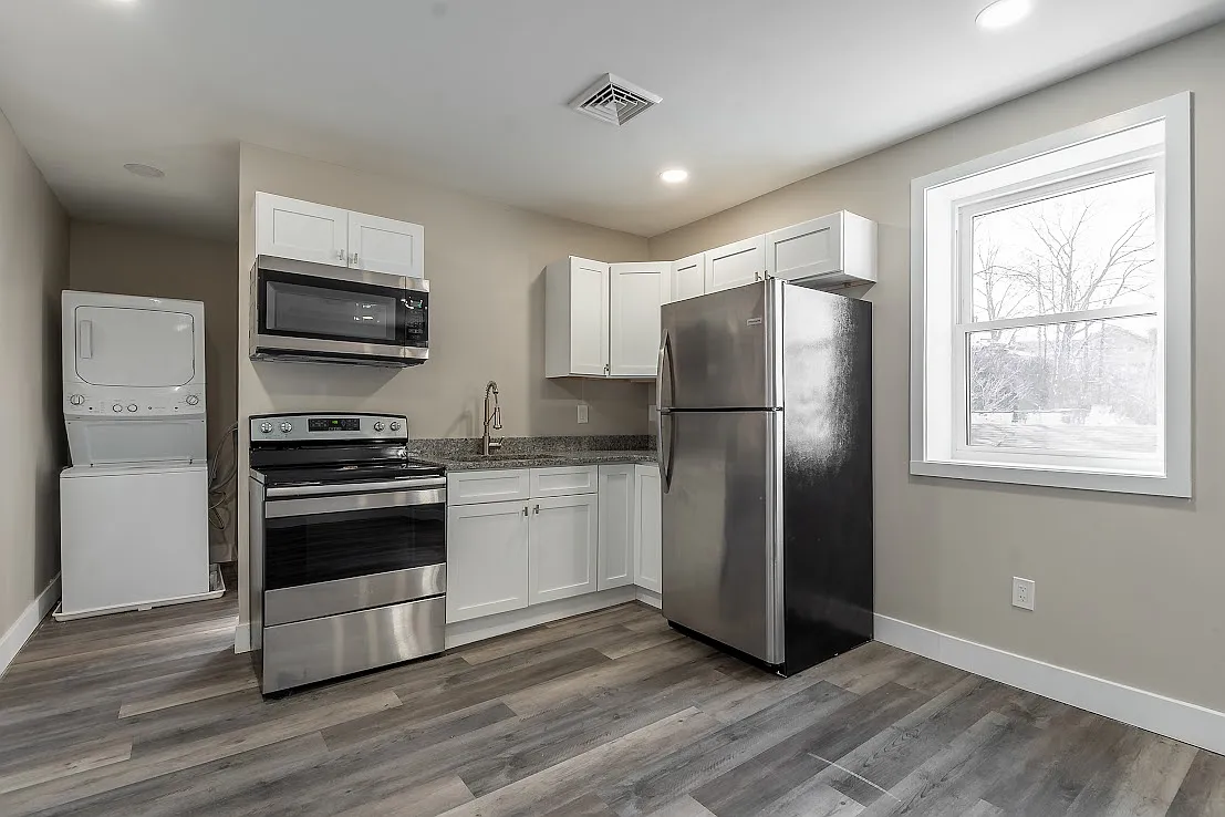 1 bed, 500 sqft, $1,050 — Photo 1