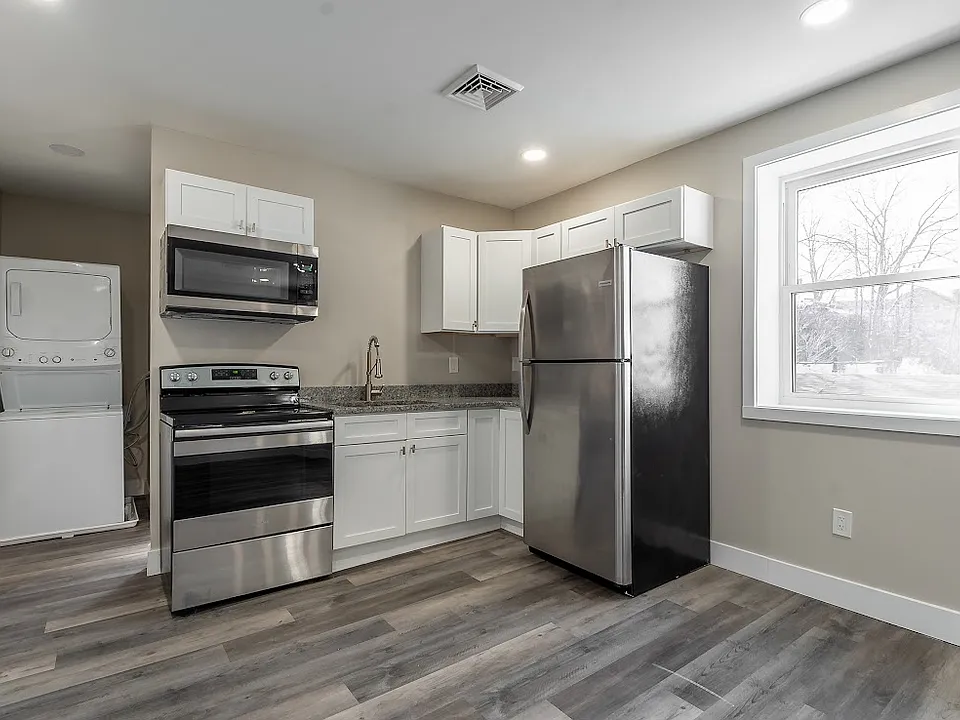 183 N Main St #7