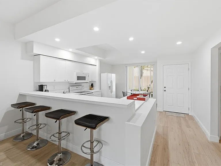 26751 Clarkston Dr #102 — Photo 10