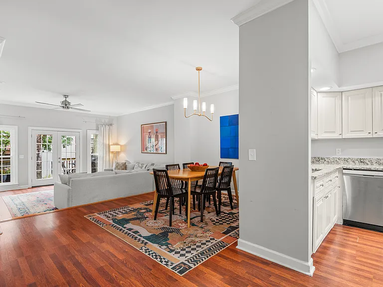 138 Matthew Ln — Photo 4