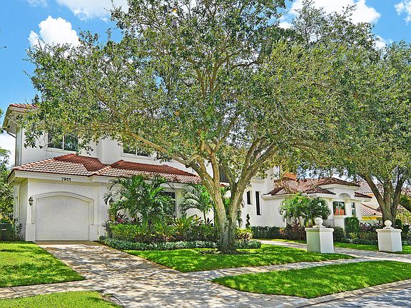 Home For Sale In Boca Grove