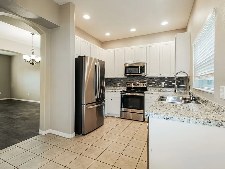 3810 Braemere Dr — Photo 9