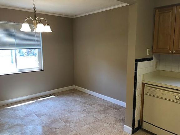 4th image of 4424 Homelawn Ave #1