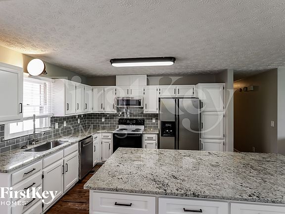 4th image of 2097 Blackberry Cir
