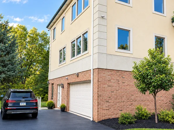 1373 Washington Pike #1, Bridgeville, PA 15017