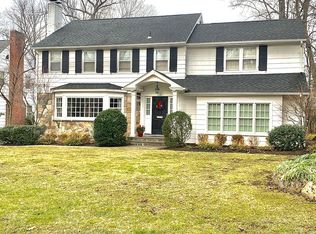 381 Shelbourne Ter, Ridgewood, NJ 07450