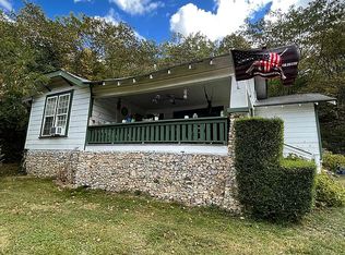 130 Hogan Rd, Rossville, GA 30741