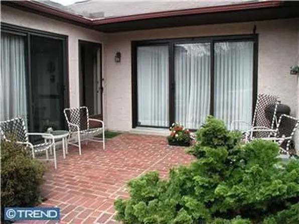 67 Parkridge Dr, Bryn Mawr, PA 19010