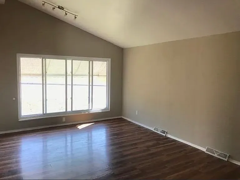 337 Sulphur Spring Rd — Photo 3
