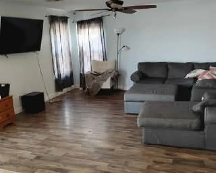 932 W Elizabeth Way — Photo 5