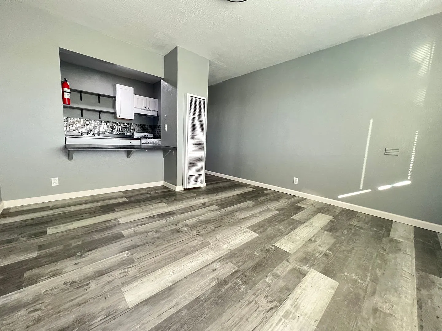 Oakley Apartments — Photo 2