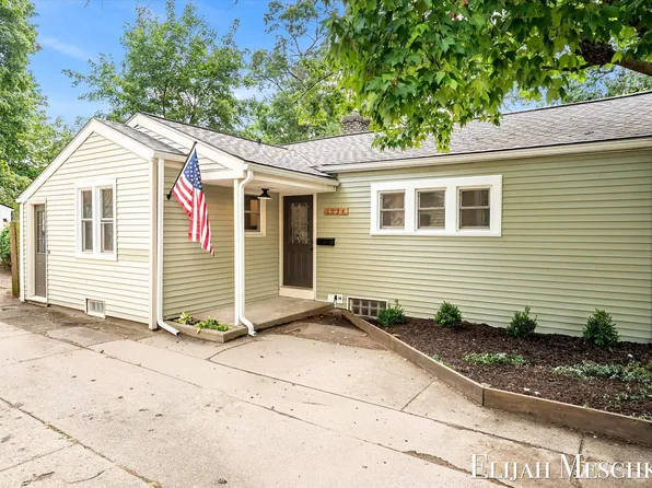 1034 Griswold St SE, Grand Rapids, MI 49507