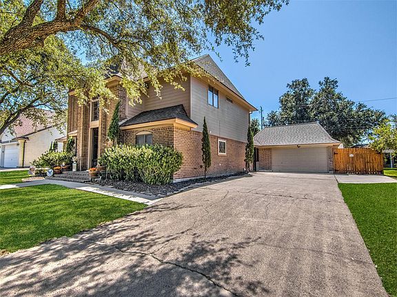 4th image of 2411 Pilgrim Estates Dr