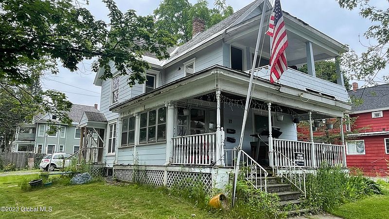 5th image of 77 Kingsboro Avenue