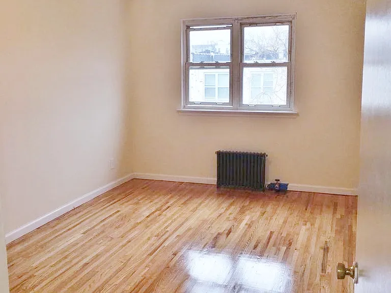25-22 47th St #3F — Photo 9
