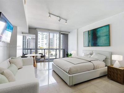 485 Brickell Ave APT 1705, Miami, FL, 33131
