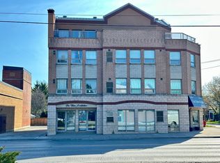 14961 Yonge St #305, Aurora, ON L4G1M5