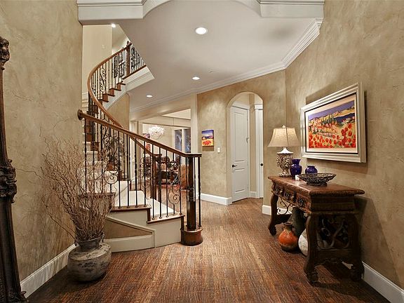 2nd image of 6044 Bellevue Pl