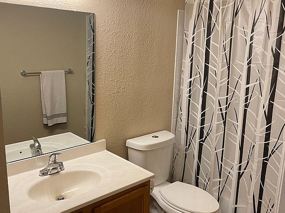 5th image of 3906 Commonwealth Dr