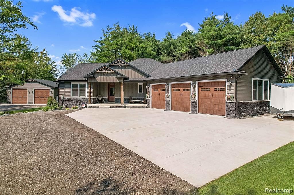 5424 W Coon Lake Rd, Howell, MI 48843 MLS 20230070656 Zillow