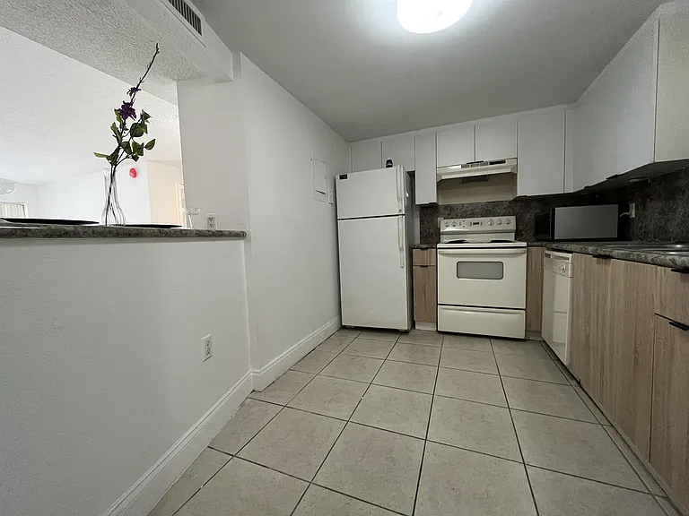 4205 N University Dr #112-1-566 — Photo 12