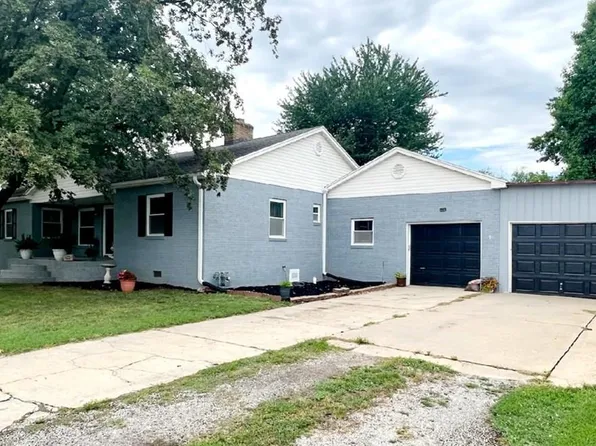 625 W Oak St, Columbus, KS 66725