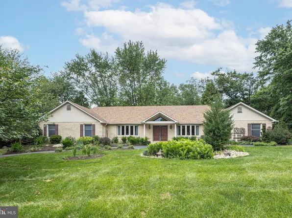 101 Sparango Ln, Plymouth Meeting, PA 19462