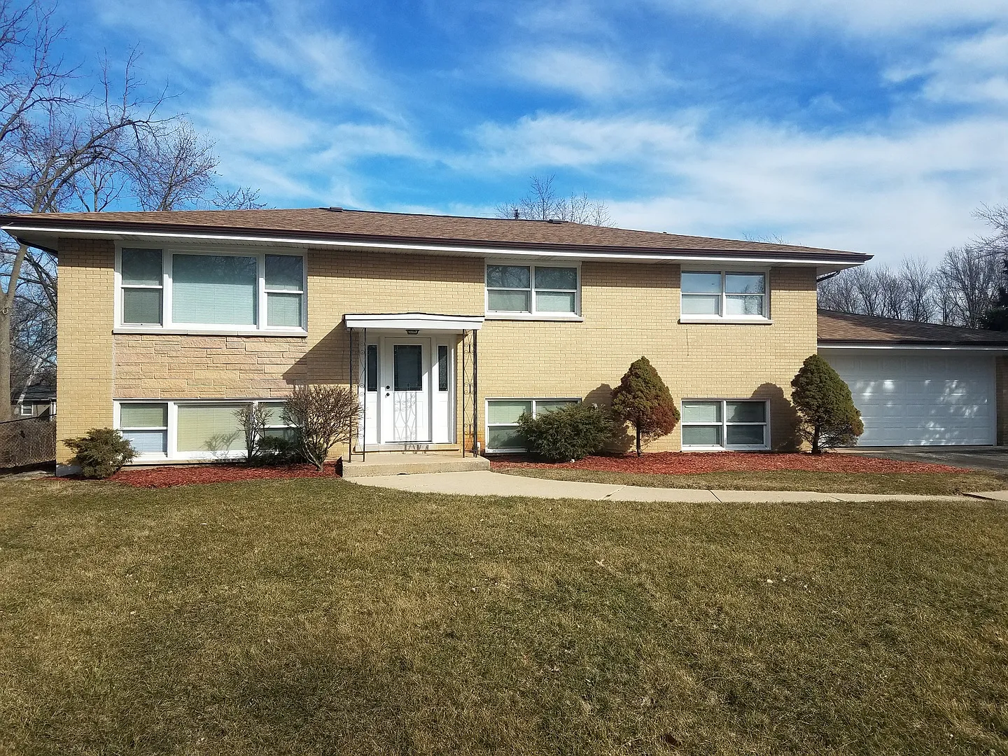 2N333 Euclid Ave photo 1