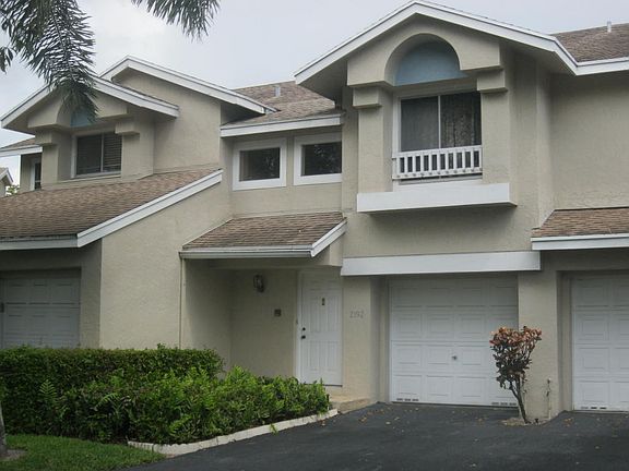 4th image of 2192 Discovery Cir W