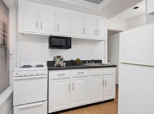 430 West Diversey, Chicago, IL 60657