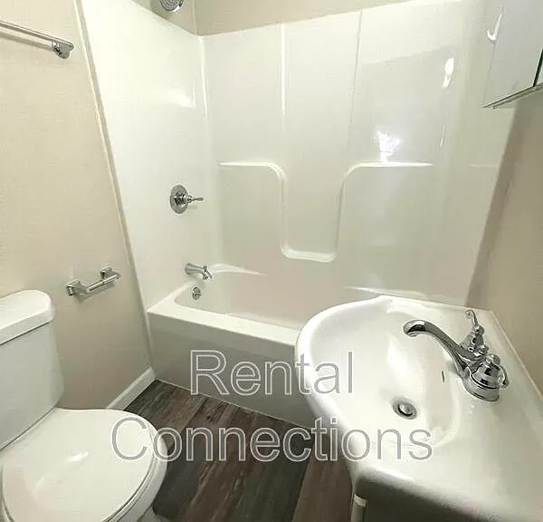 100 Parkview Ln #109-P2 — Photo 2
