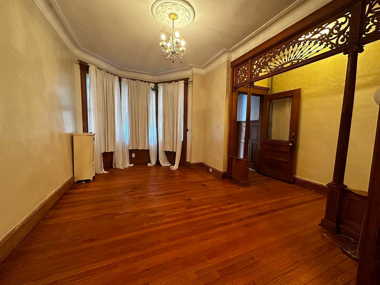 2 bed, 1.0 bath, 1200 sqft, $2,750 — Photo 3