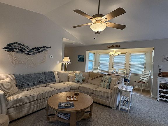 2nd image of 202 Simpson Ave #B